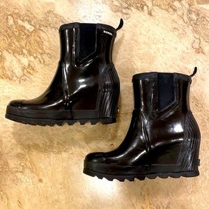 SOREL Joan of Arc Pull-On Chelsea Black Wedge Heel Rain Boots Size 9